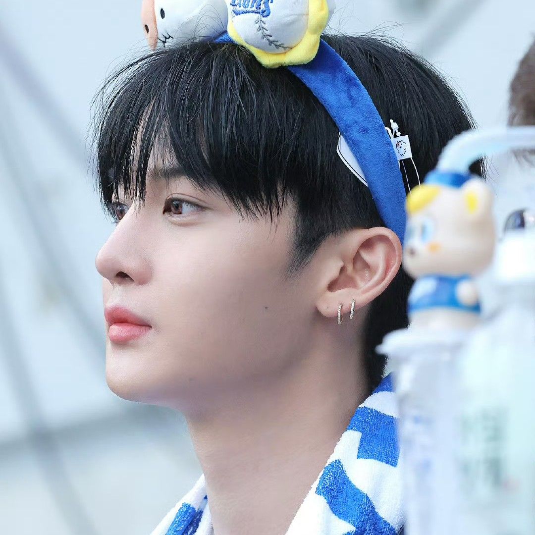 Recent activity shot of Bae Jinyoung