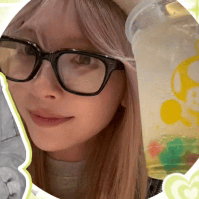 Behind-the-scenes cut of Mayuka (NiziU)