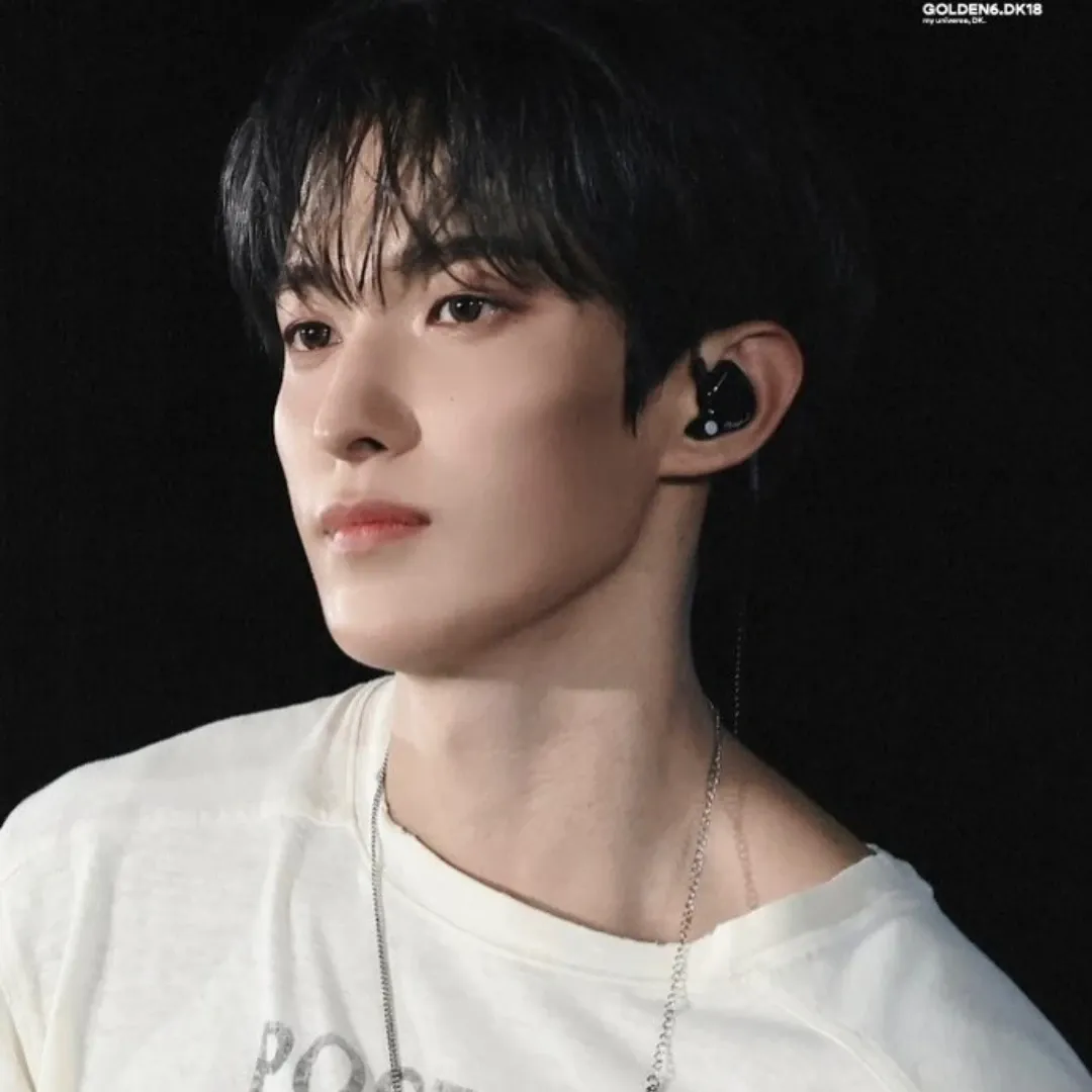 Latest photo of DK (SEVENTEEN)