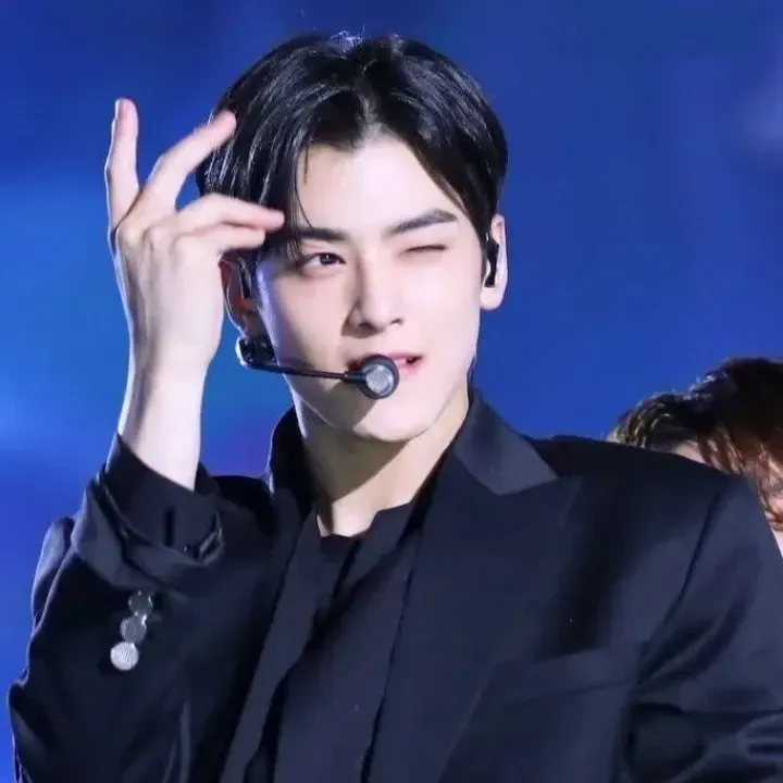 A moment captured by Eunwoo (ASTRO)'s fan