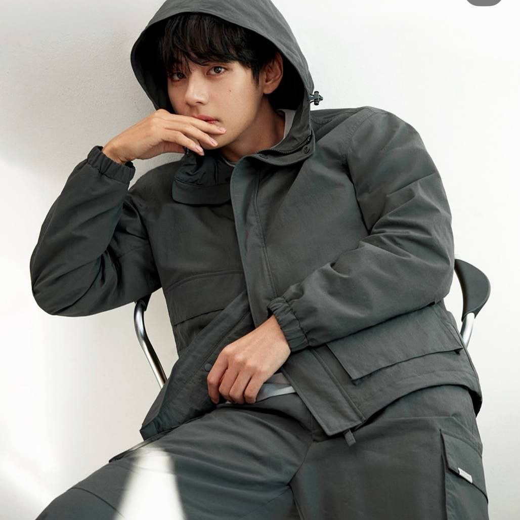 Behind-the-scenes cut of V (BTS)