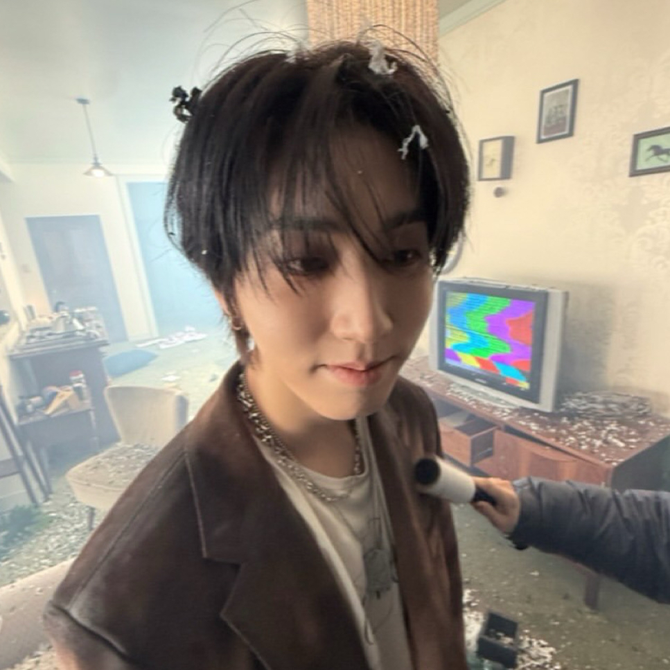 Behind-the-scenes cut of HAN (Stray Kids)