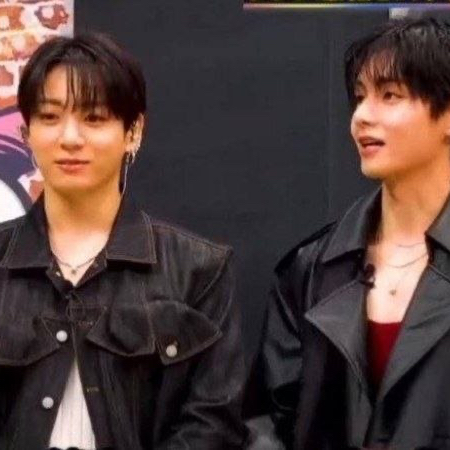 뷔 (방탄소년단)의 최신 사진