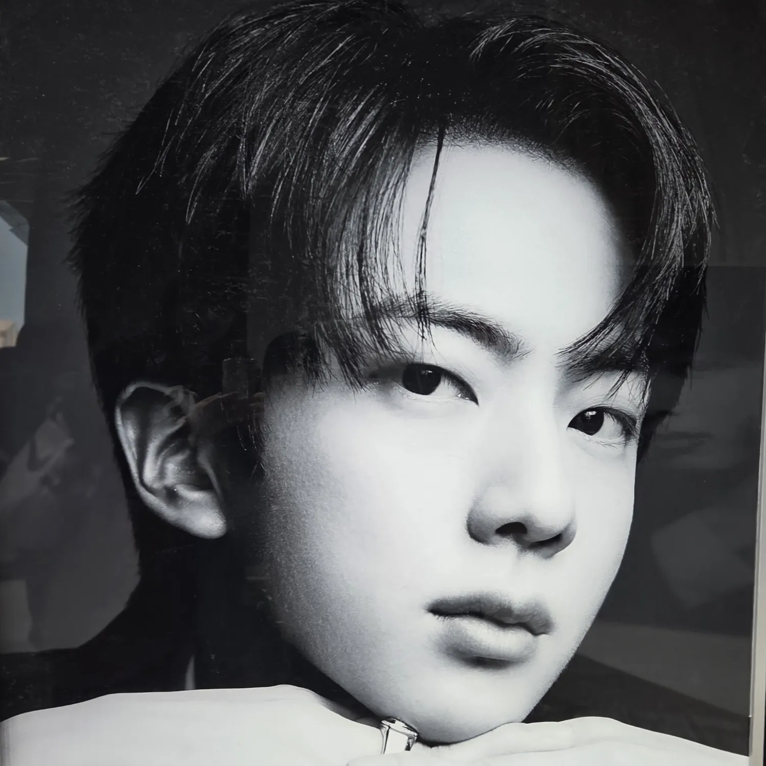 Foto aktivitas terbaru Jin (BTS)