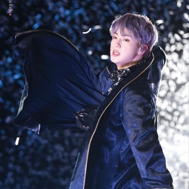 진 (방탄소년단) 최근 활동샷