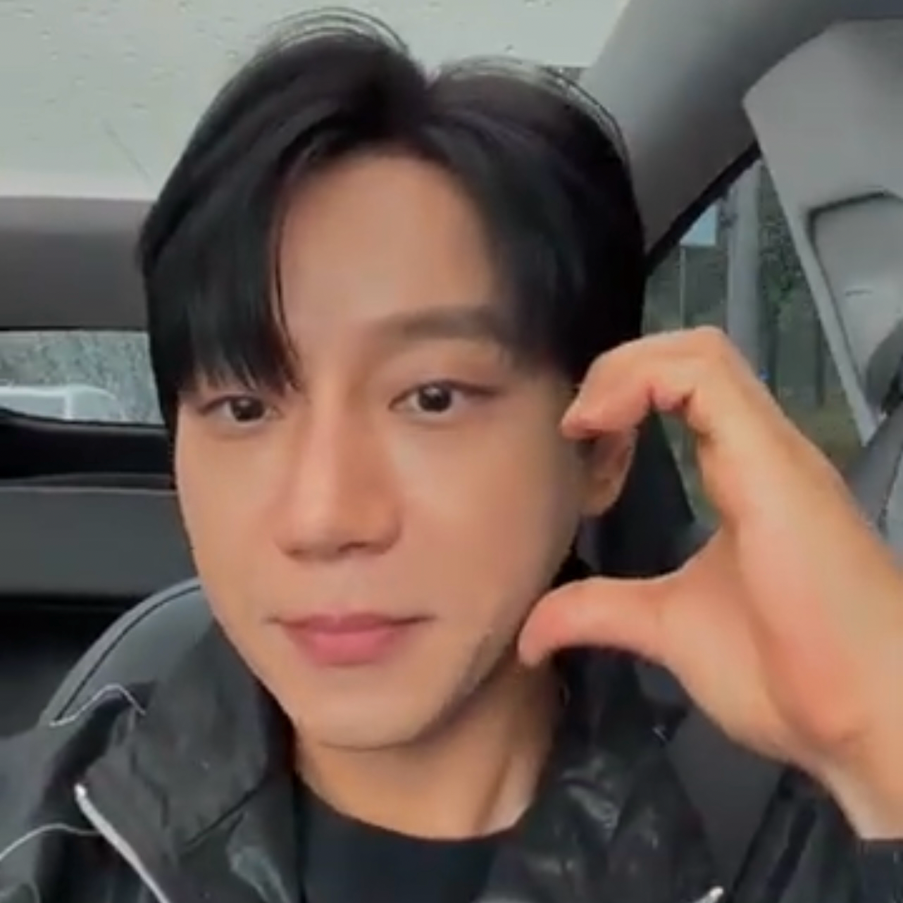 A moment captured by Hwang Chiyeol's fan