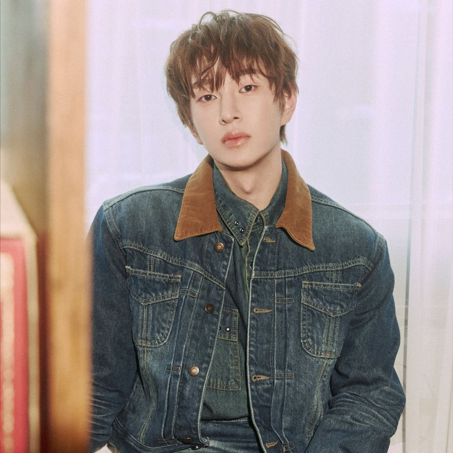 A moment captured by Onew (SHINee)'s fan