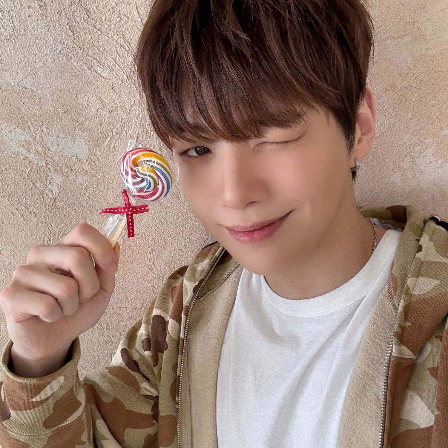 Latest photo of Kang Daniel