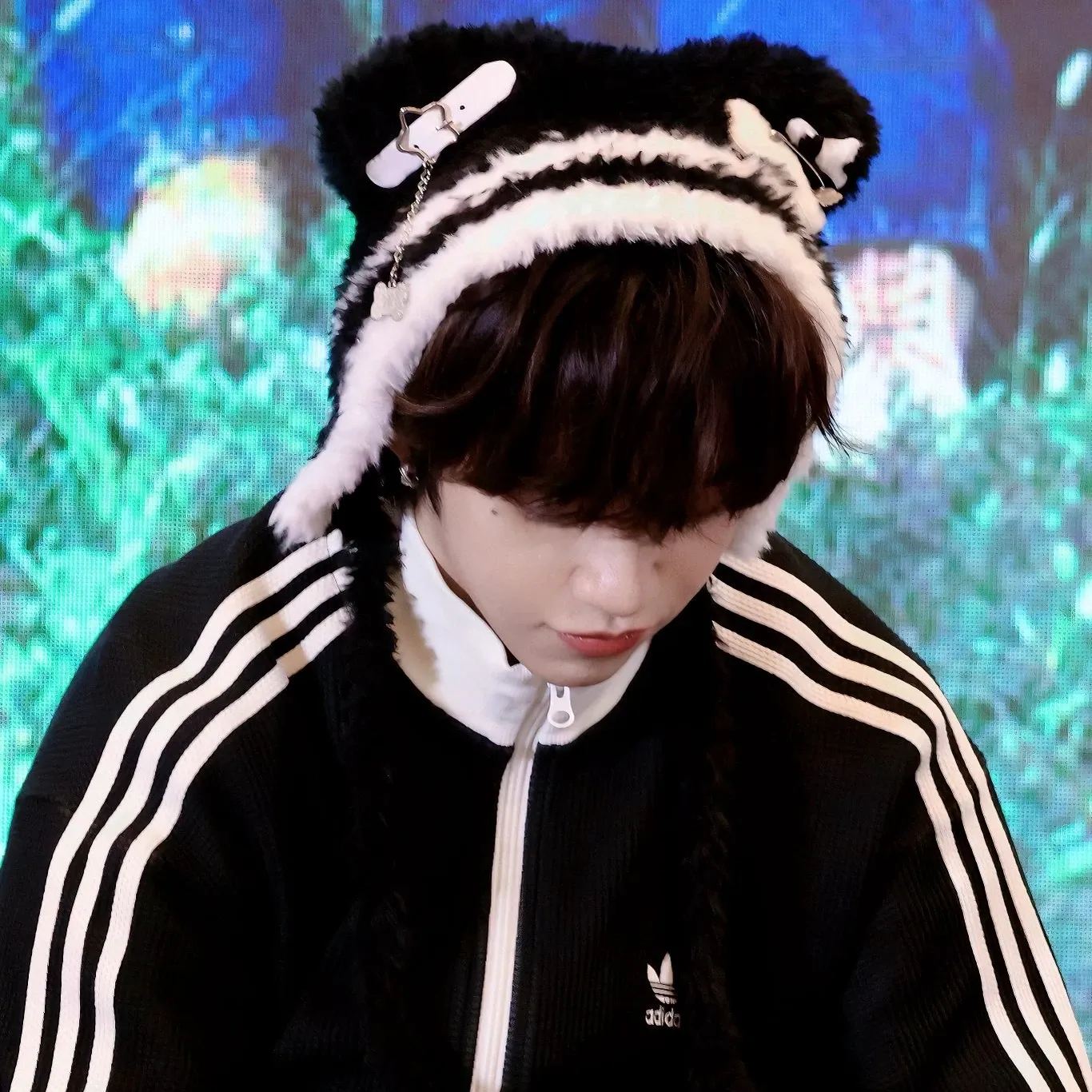 A moment captured by JL (AHOF)'s fan