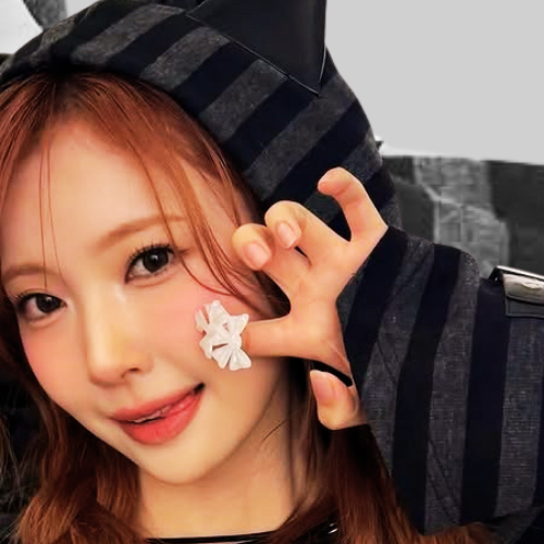 Latest photo of Mayuka (NiziU)