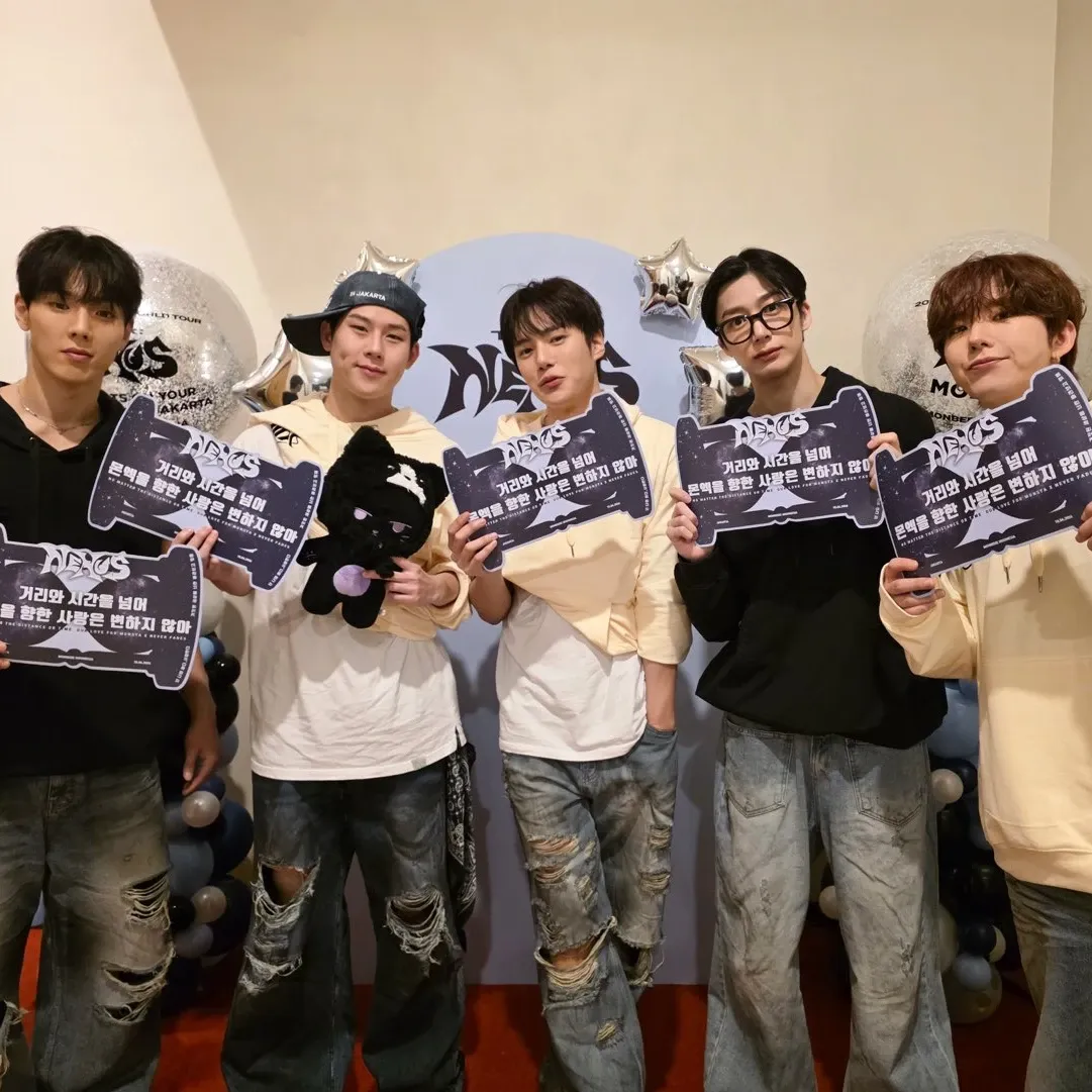 Foto aktivitas terbaru MONSTA X