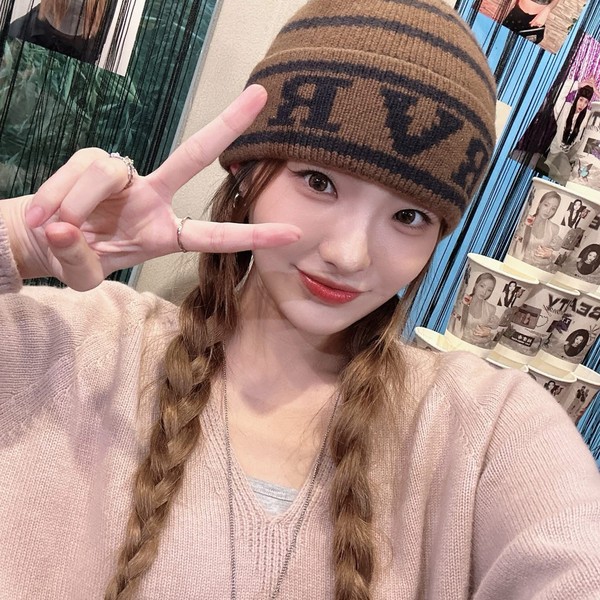 Popular profile image of Kelly (TRI.BE) selected by votes