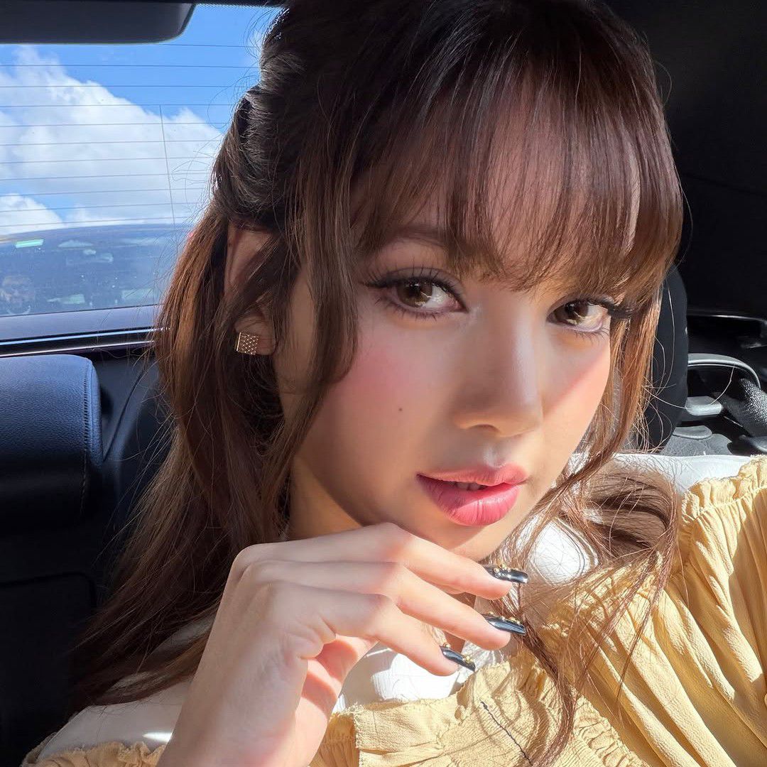 Recent activity shot of Lisa (BLACKPINK)