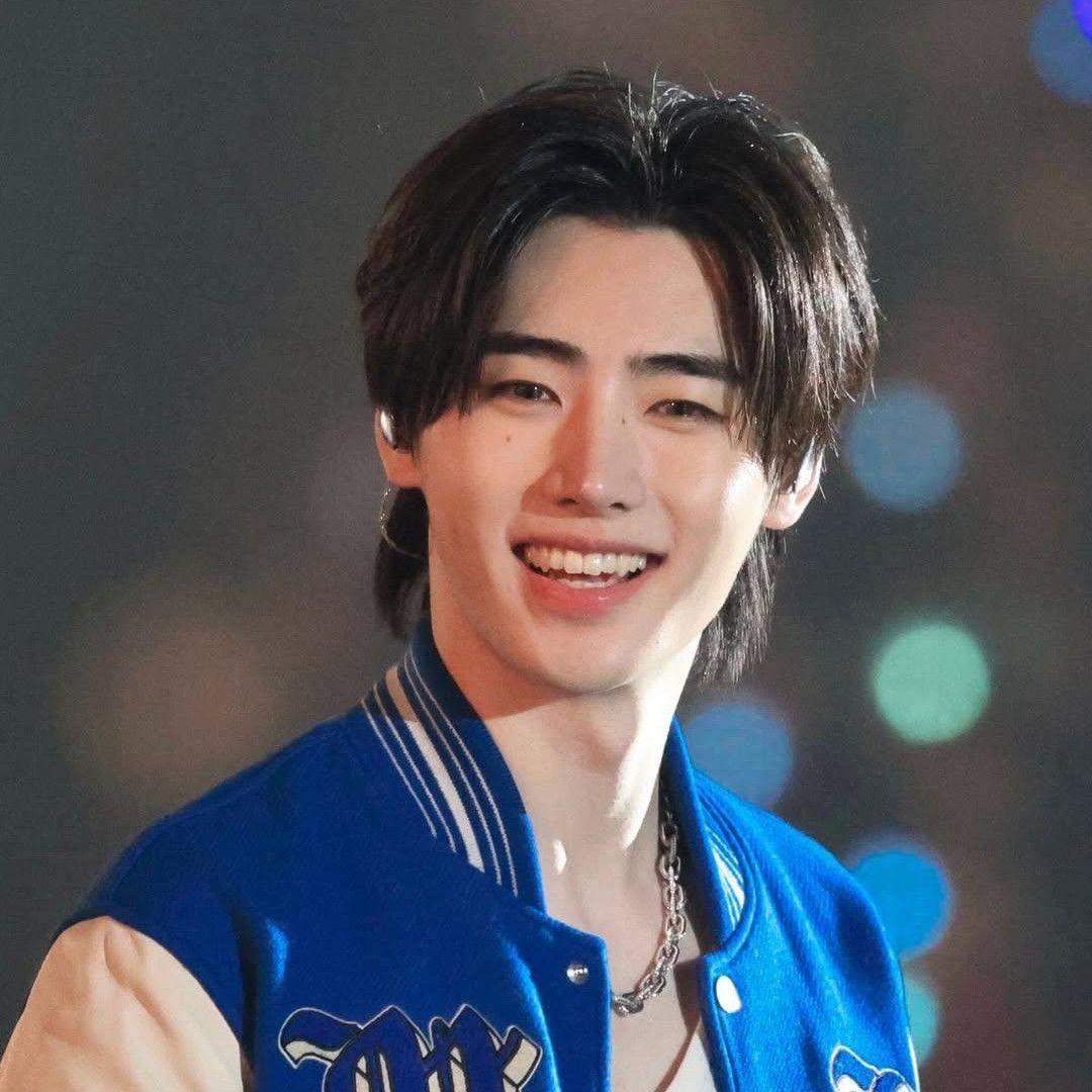 成訓 (ENHYPEN)的最新照片