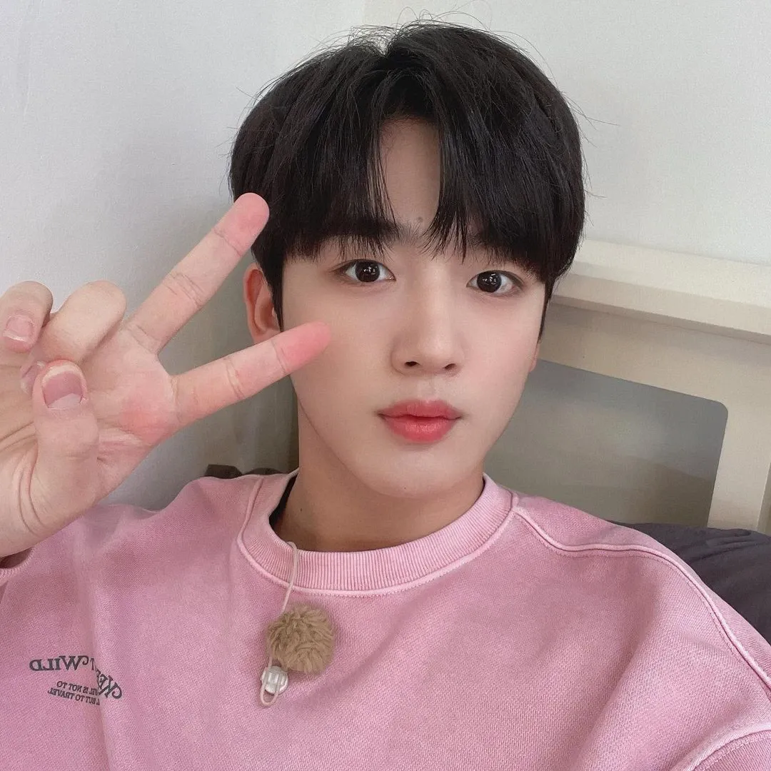 Behind-the-scenes cut of Kim Yohan (WEi)