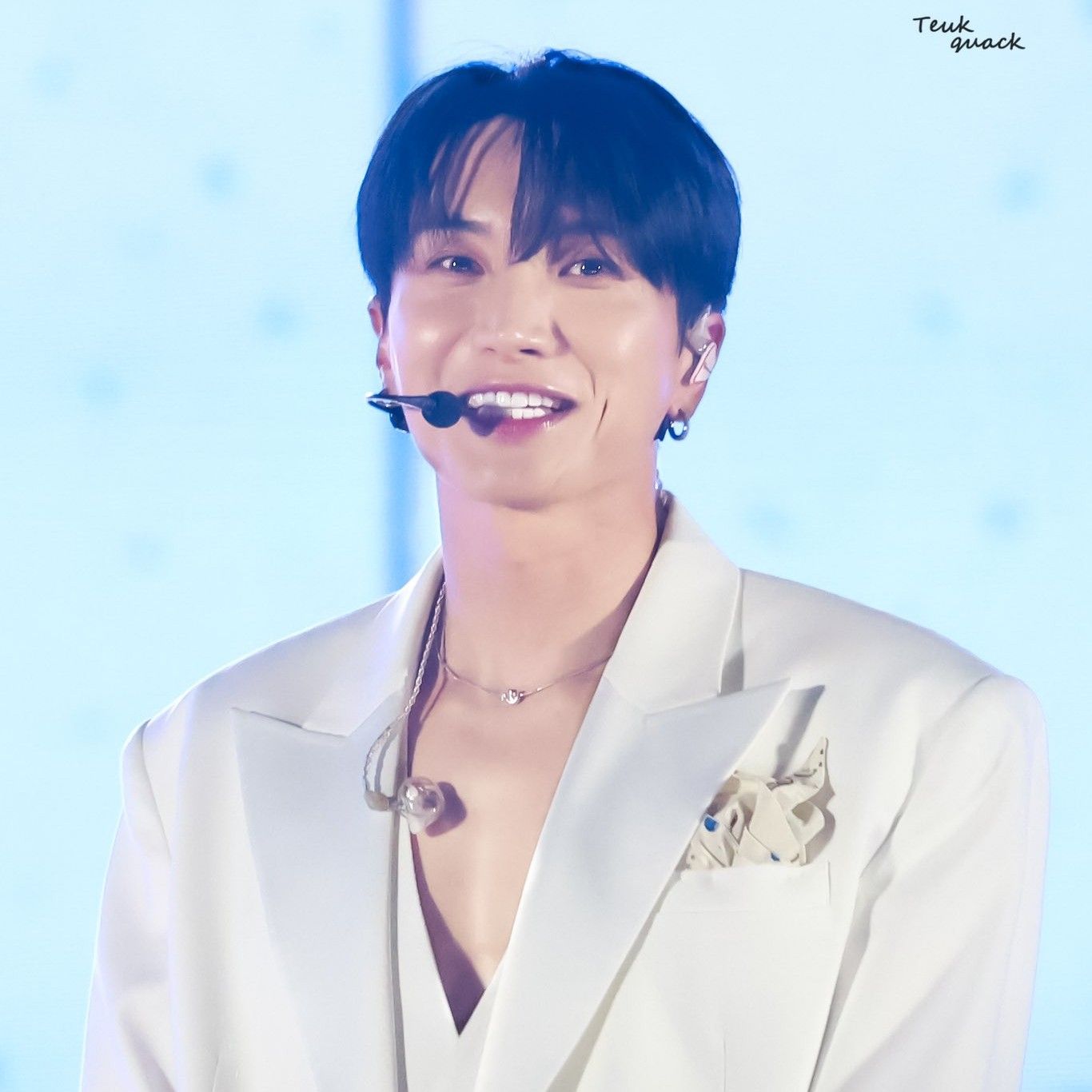 A moment captured by Leeteuk (Super Junior)'s fan