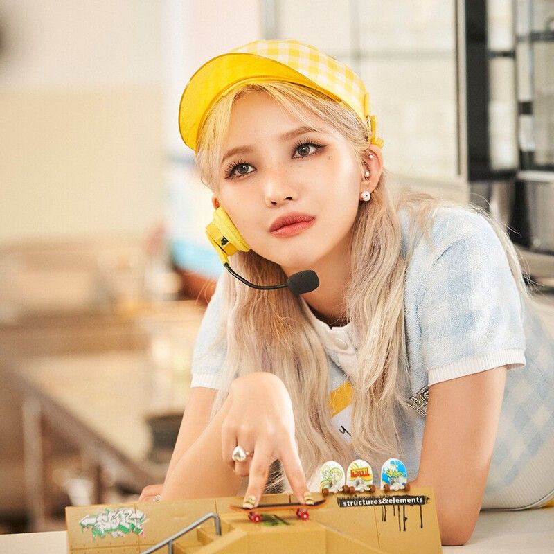 Latest photo of Soyeon (i-dle)