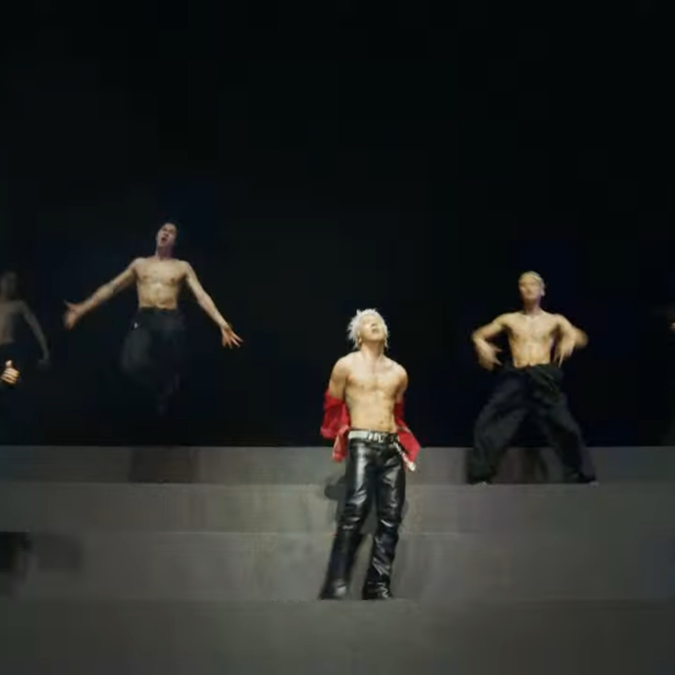 Behind-the-scenes cut of Taeyang (BIGBANG)