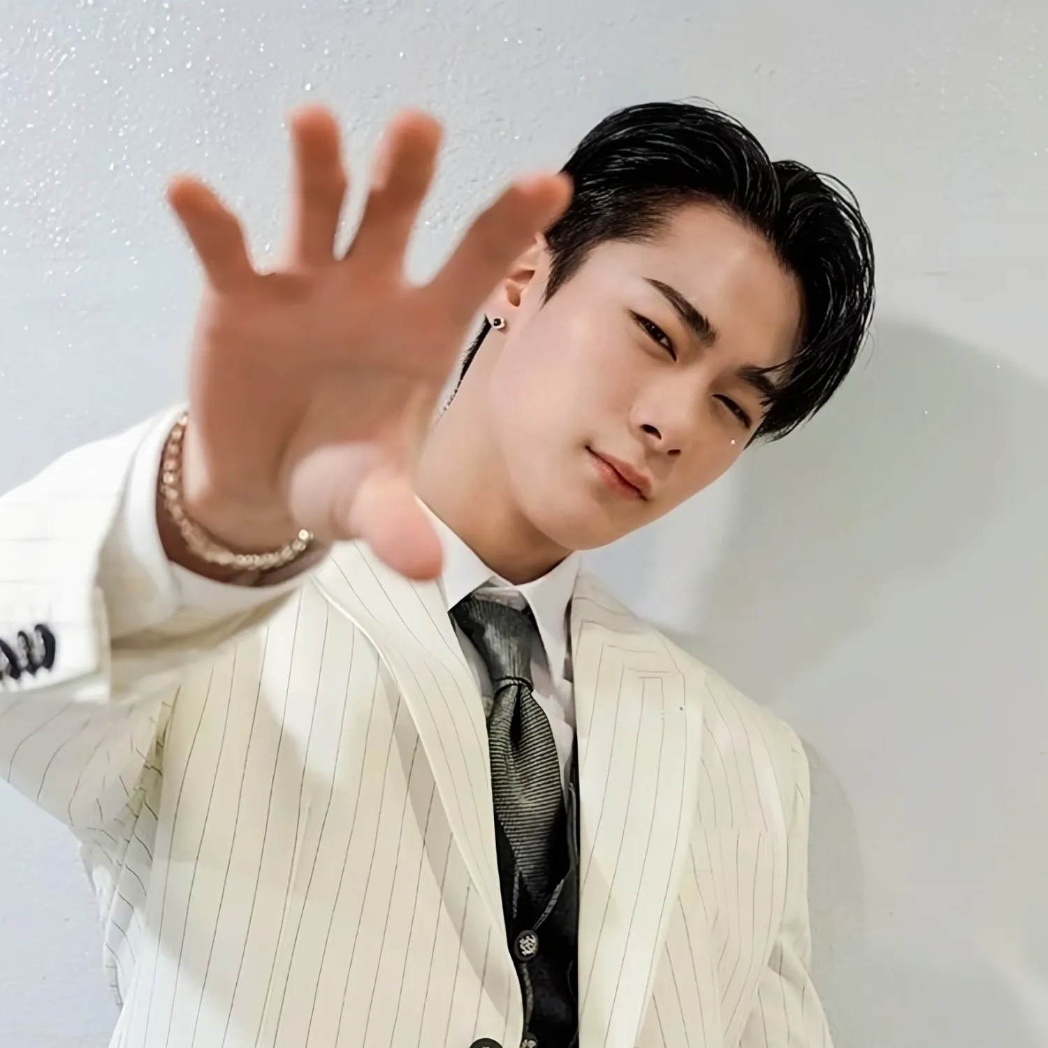 Latest photo of Moonbin (ASTRO)