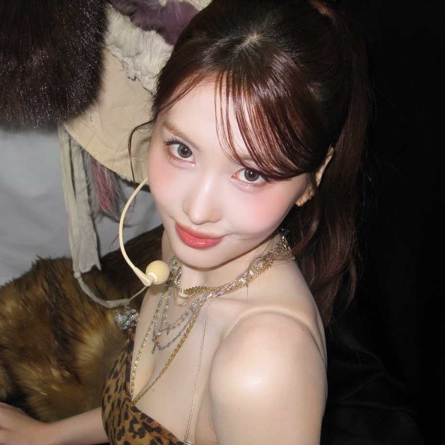 Momo (TWICE)的最新活動照片
