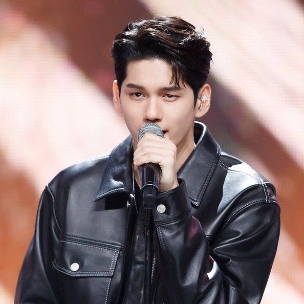 옹성우 최근 활동샷