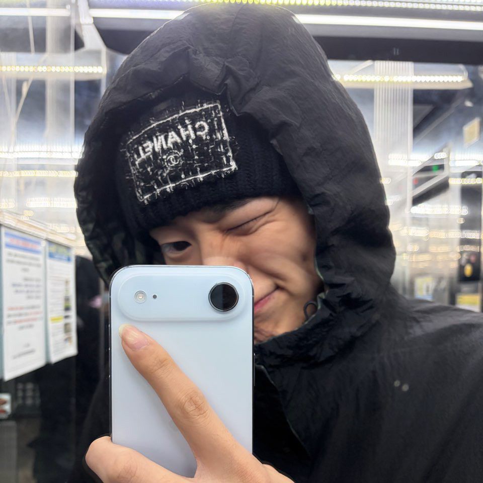 A moment captured by Choi Byungchan's fan