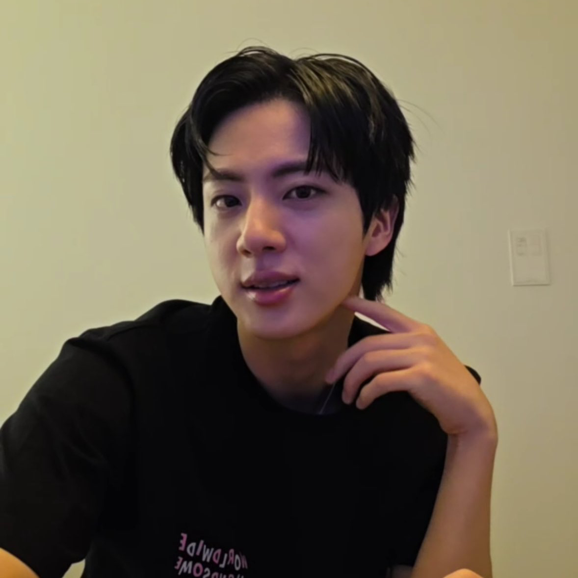 진 (방탄소년단)의 비하인드 컷