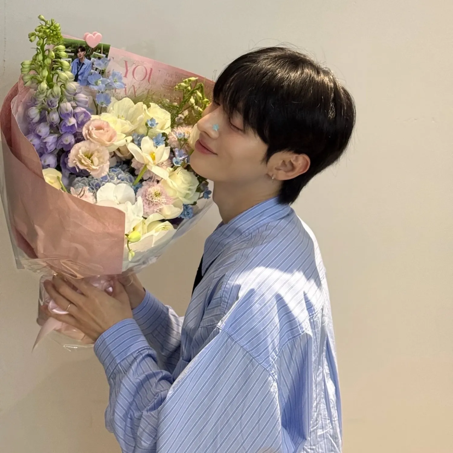 Behind-the-scenes cut of Yoon Jisung