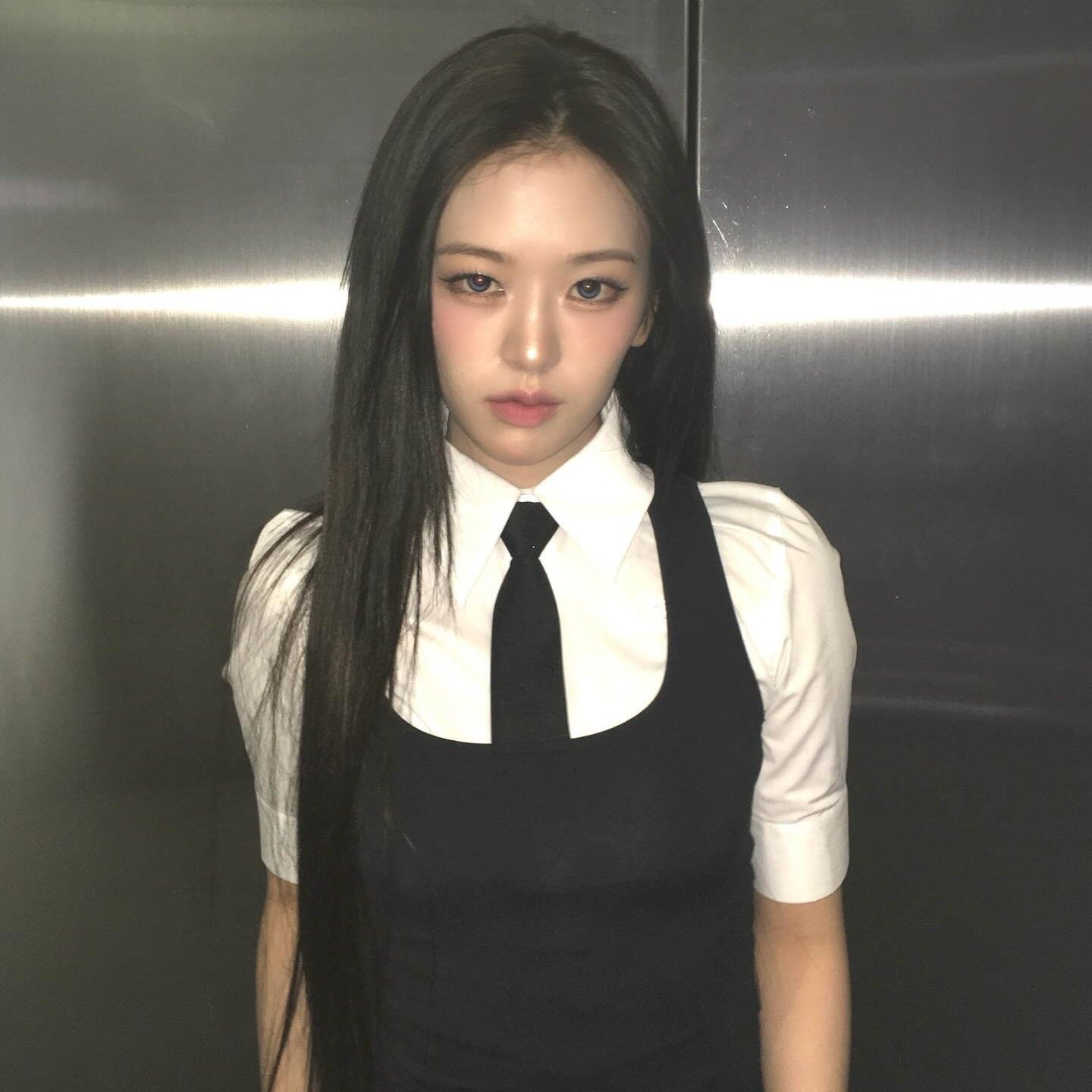 안유진 (IVE)의 비하인드 컷