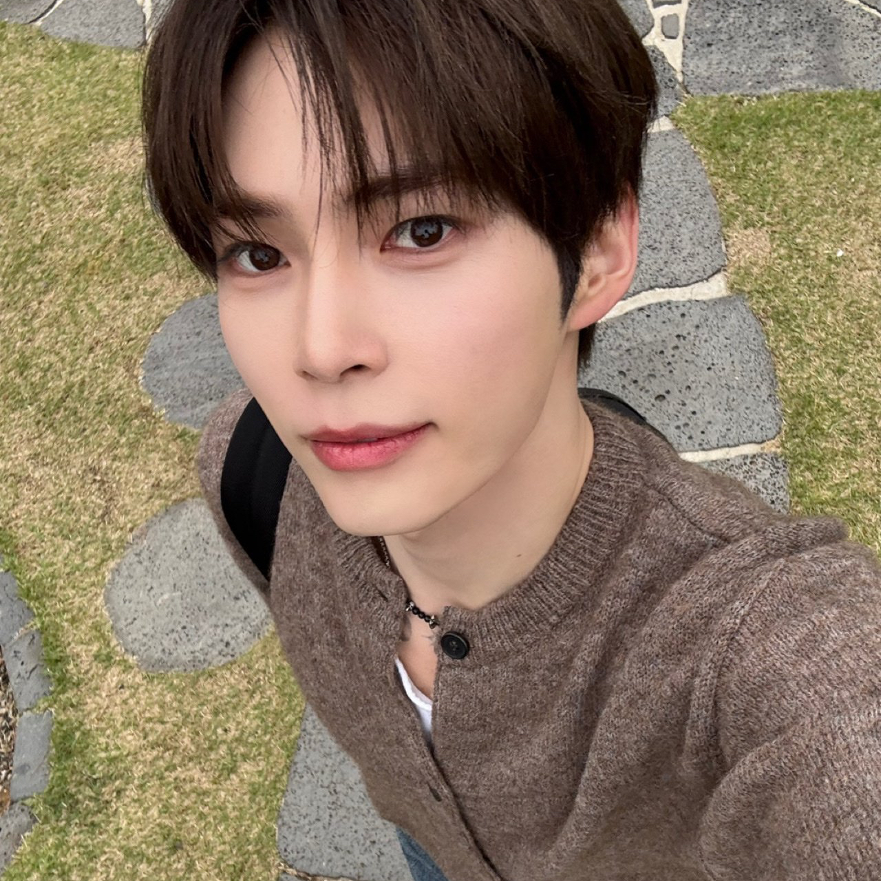 Behind-the-scenes cut of Sung Hanbin (ZEROBASEONE)