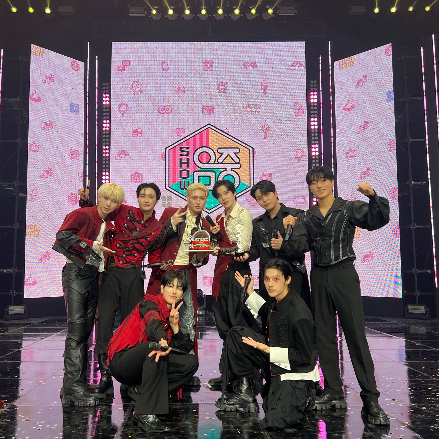 에이티즈의 비하인드 컷