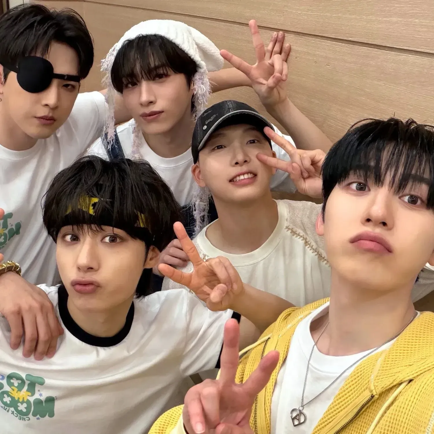 Latest photo of Seoho (ONEUS)