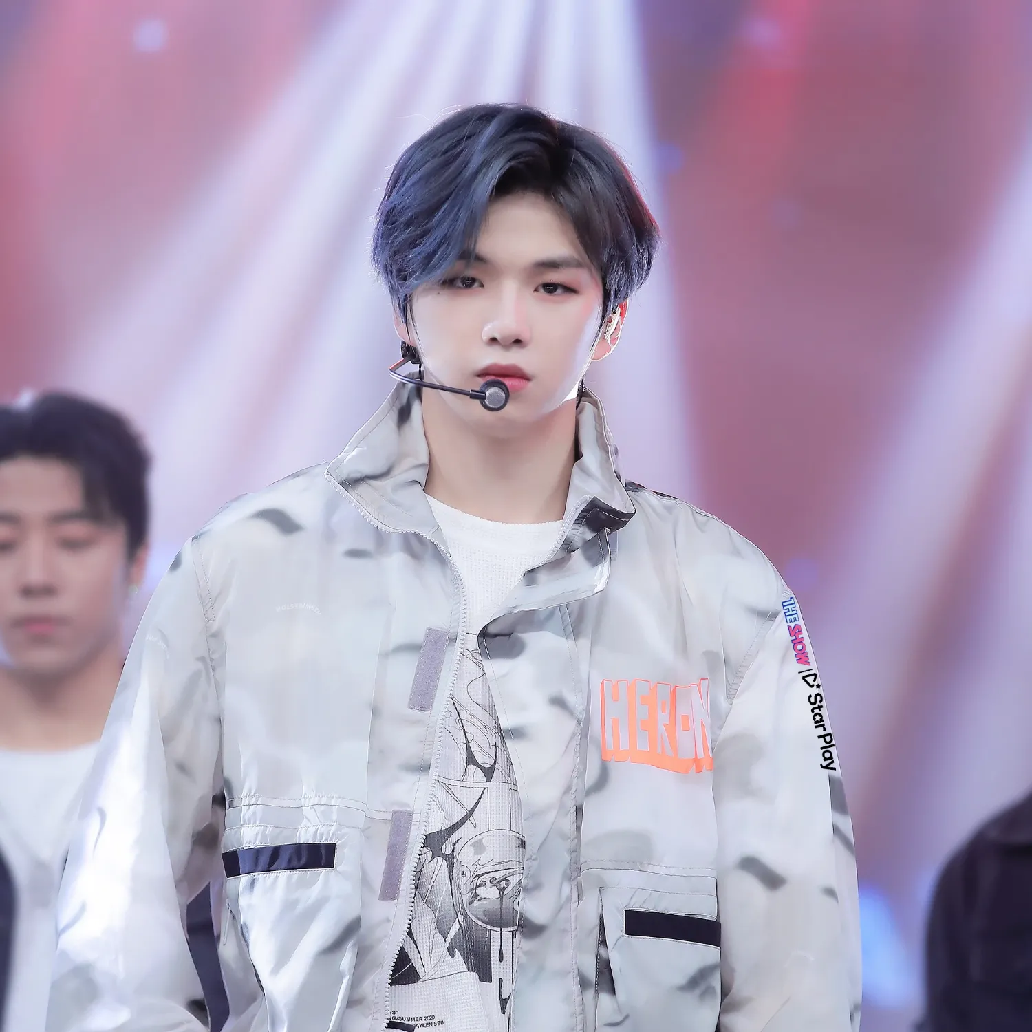 강다니엘의 비하인드 컷