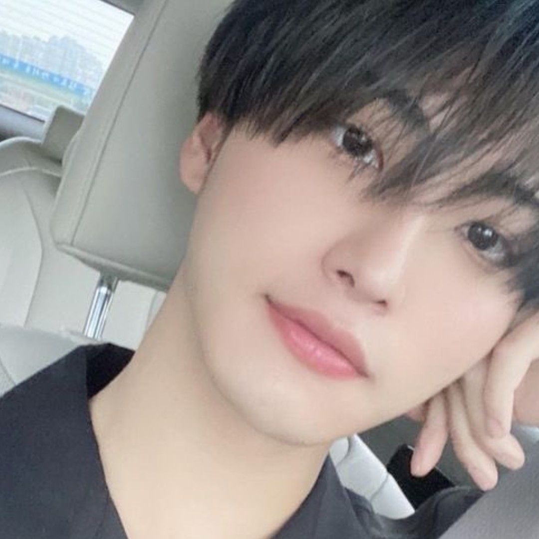 星和 (ATEEZ)的最新照片