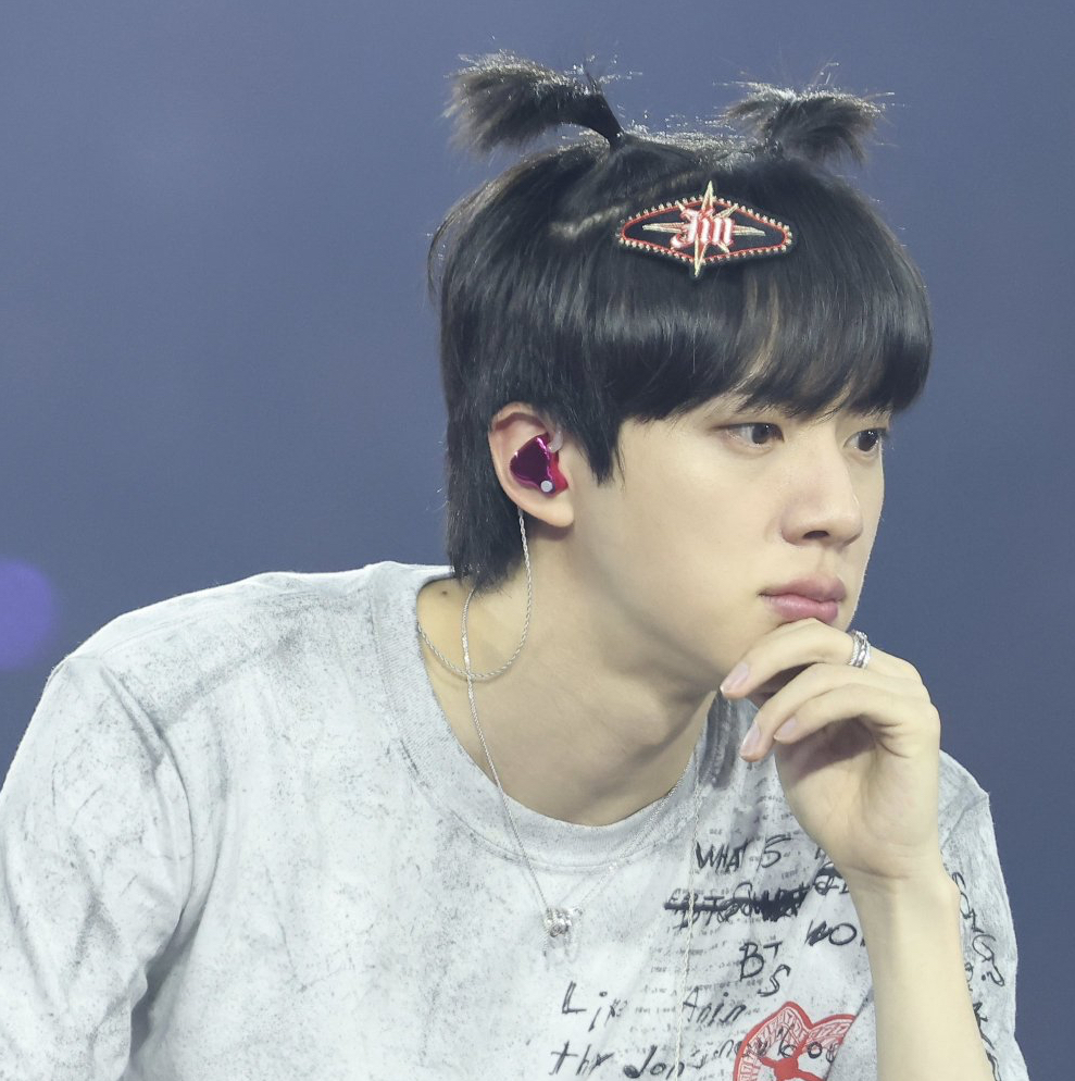 Potret di balik layar Jin (BTS)