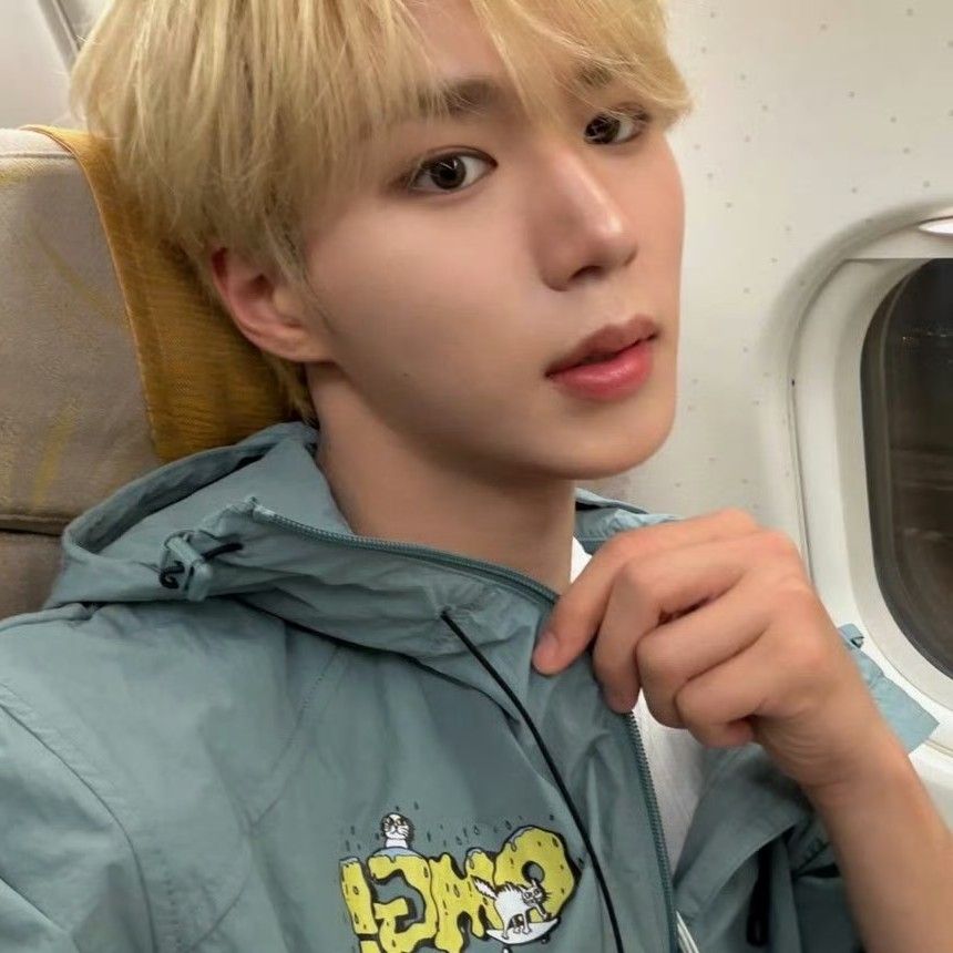 Behind-the-scenes cut of Kim Junseo (ALPHA DRIVE ONE)