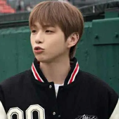 강다니엘 최근 활동샷