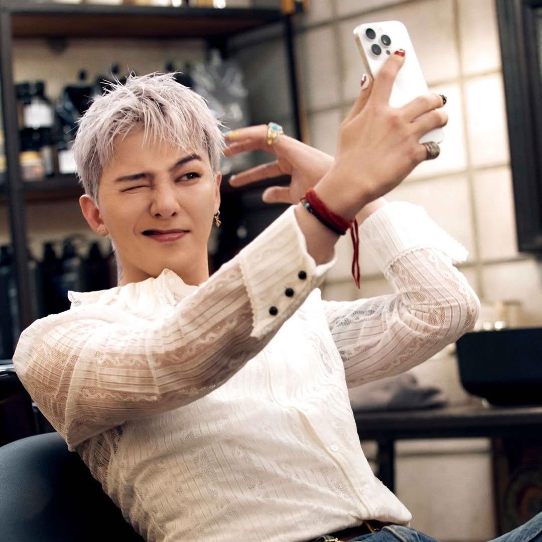 Recent activity shot of G-DRAGON (BIGBANG)