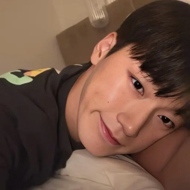 崔傘 (ATEEZ)的最新活動照片