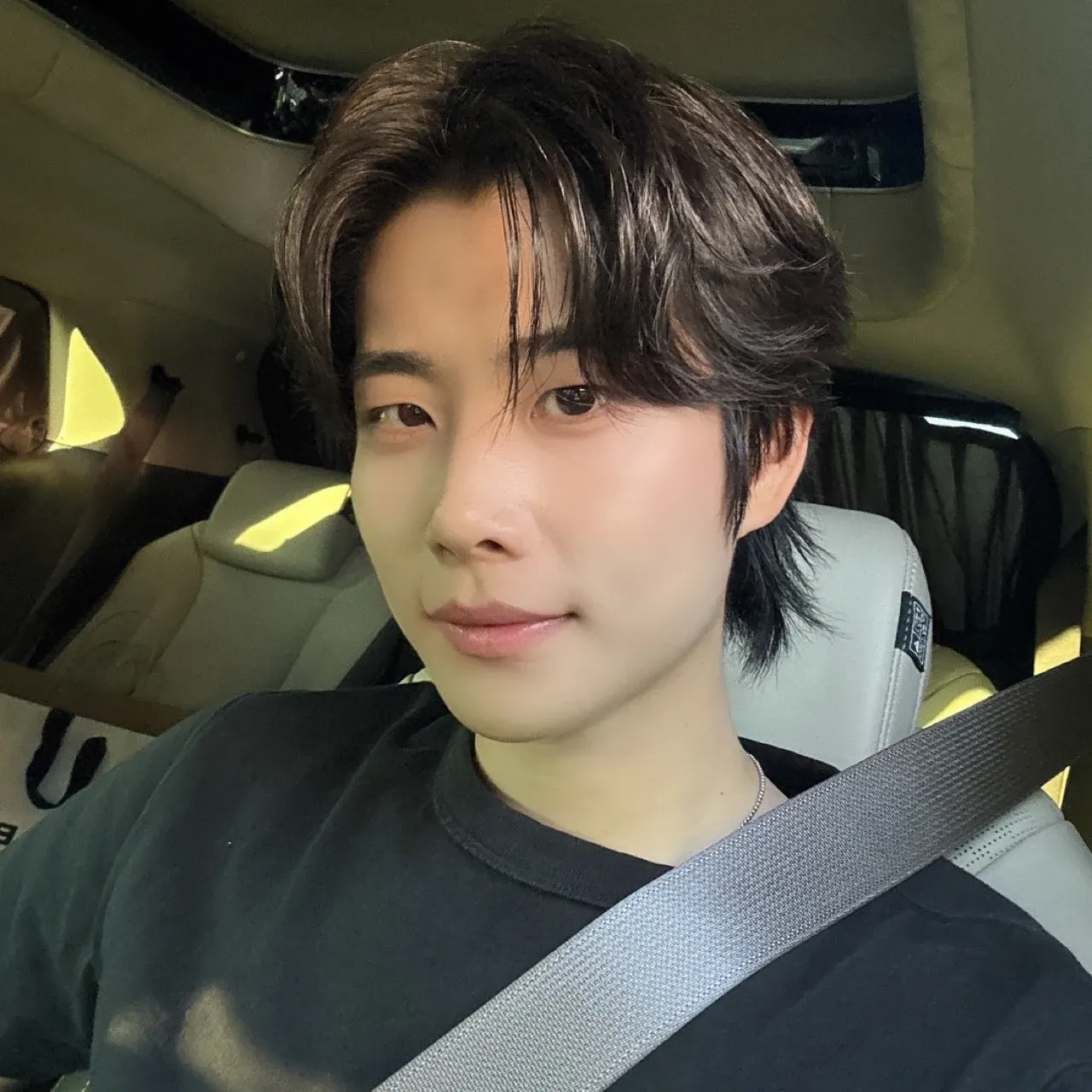 A moment captured by MJ (ASTRO)'s fan