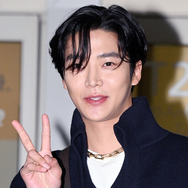 Recent activity shot of Rowoon