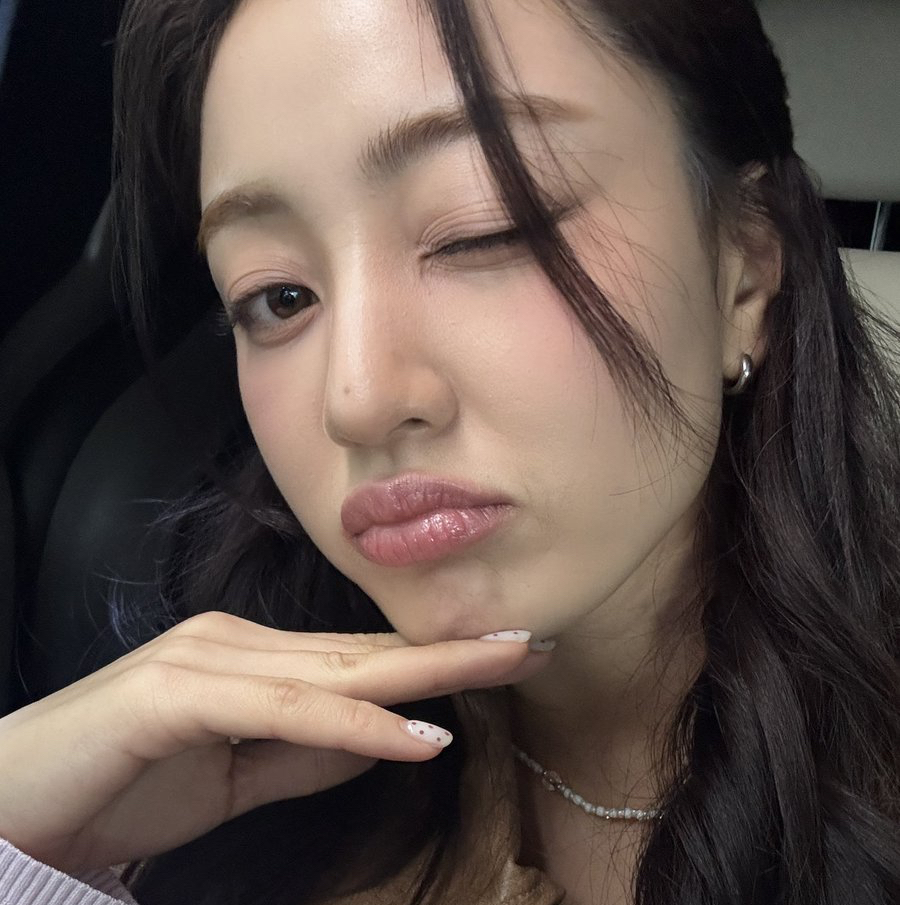 Latest photo of Jihyo (TWICE)