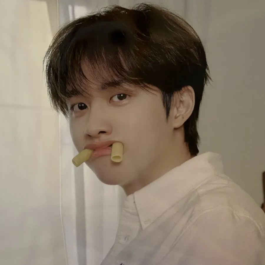 Behind-the-scenes cut of EXO