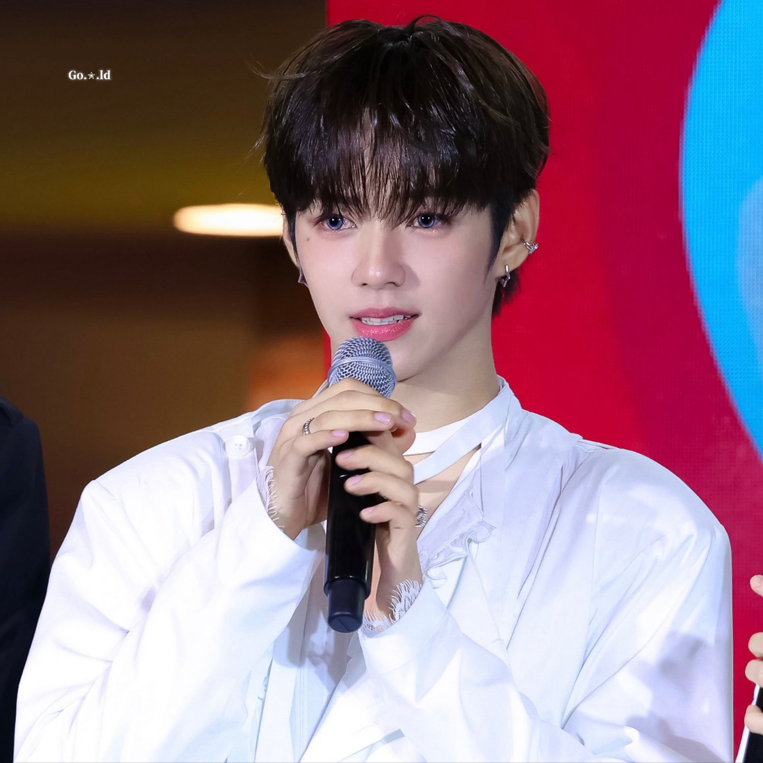 Behind-the-scenes cut of JL (AHOF)