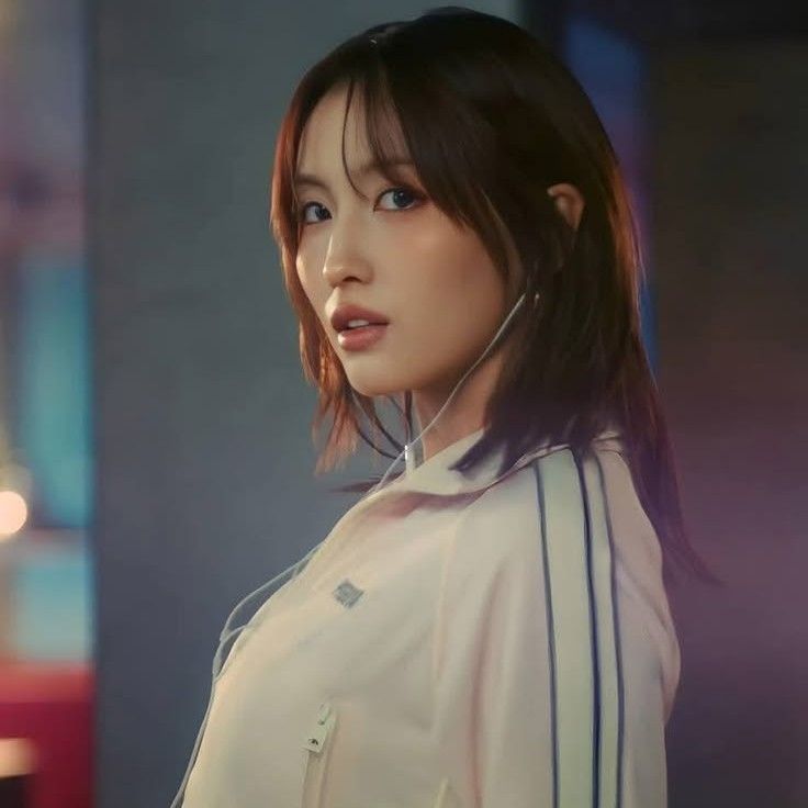 모모 (TWICE)의 최신 사진