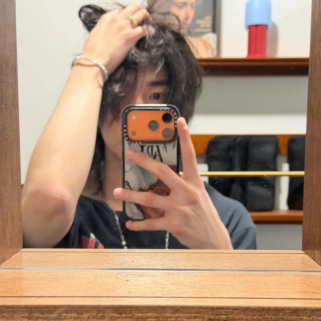 Latest photo of Hyunjin (Stray Kids)