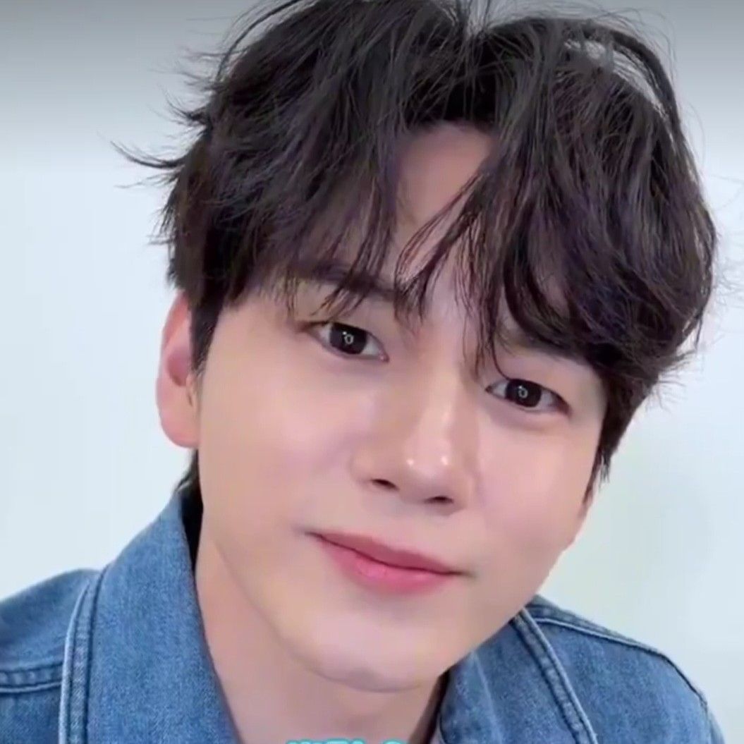 옹성우 최근 활동샷