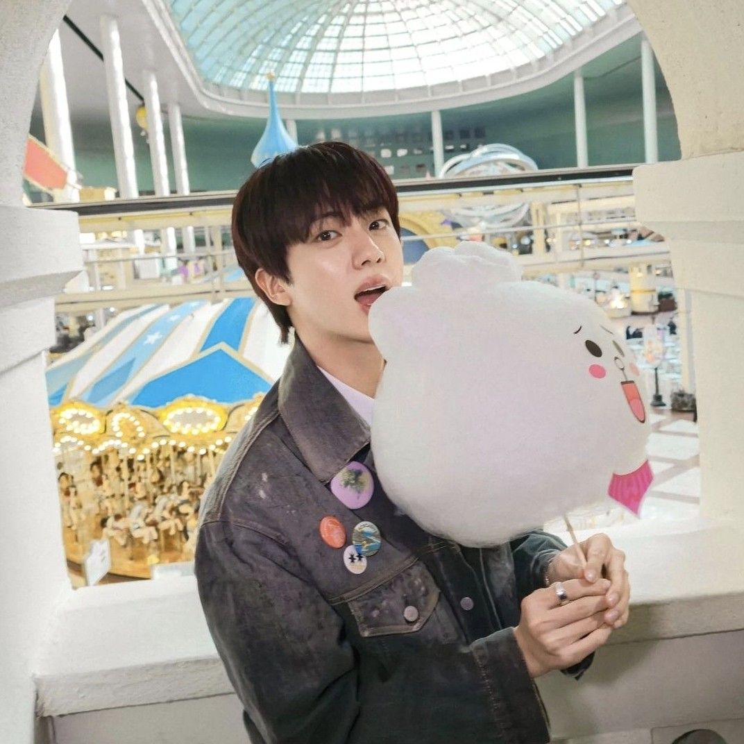 Jin (防弹少年团)粉丝拍下的瞬间