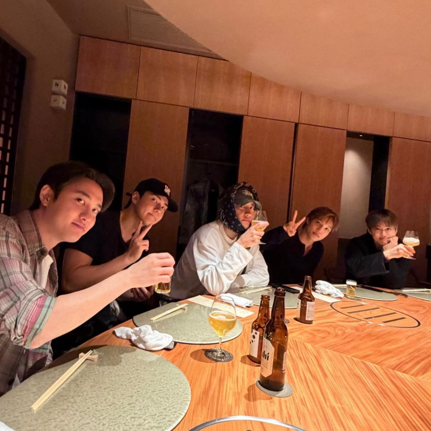 Behind-the-scenes cut of EXO