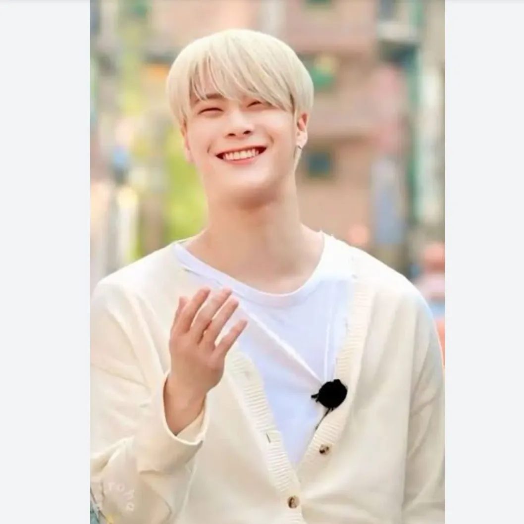 Latest photo of Moonbin (ASTRO)